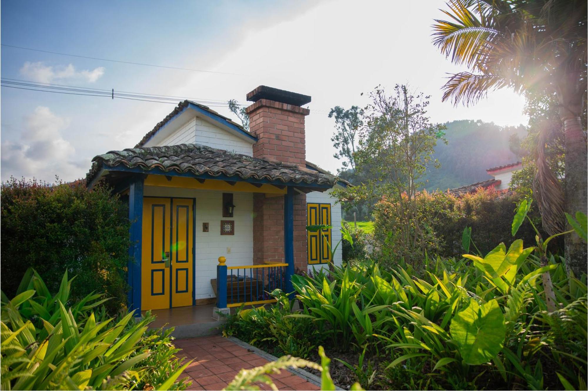 Отель Termales El Otono Ла-Энеа Экстерьер фото A house in El Peñón